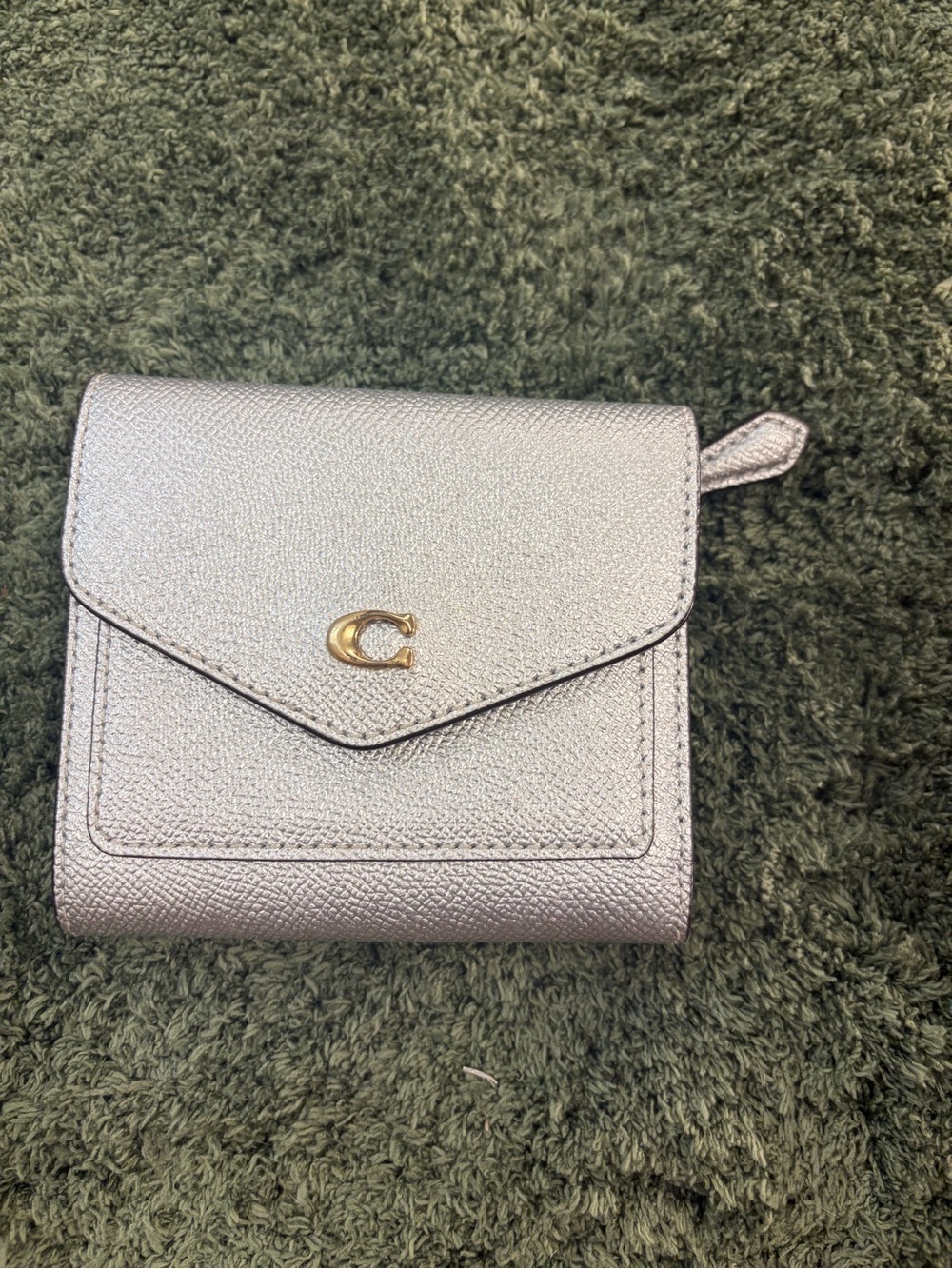 NEW WITH TAGS Coach Metallic Silver Compact Wallet with Gold 'C' Accent